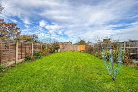 2 bedroom semi-detached bungalow for sale, Grasmere Avenue, Hockley SS5