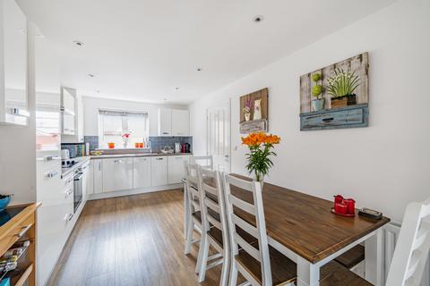 48 Ampthill Way, Faringdon, SN7 7LE