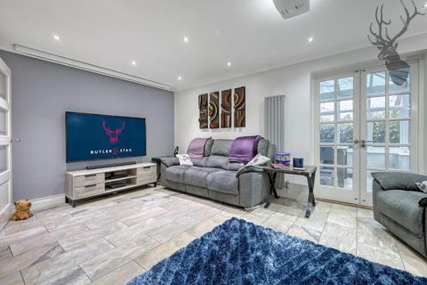 1, Lanterns Whitakers Way, Loughton, IG10 1SQ