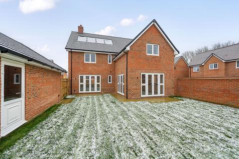 4 bedroom detached house for sale, Pintail Drive, Chichester, PO20