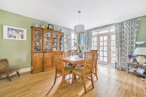 4 bedroom detached house for sale, Higher Green, Epsom