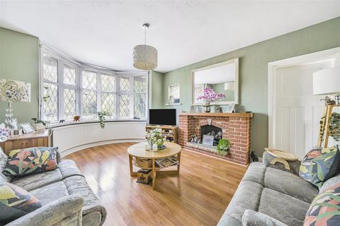 4 bedroom detached house for sale, Higher Green, Epsom