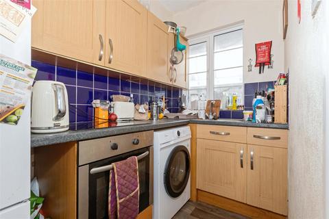 2 bedroom flat for sale, Stoke Abbott Road, Worthing