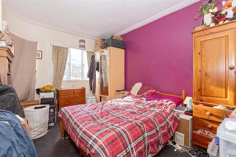 2 bedroom flat for sale, Stoke Abbott Road, Worthing