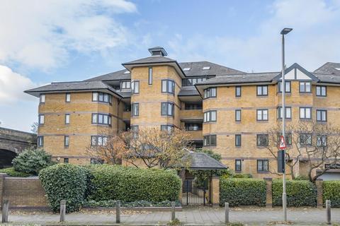 2 bedroom flat for sale, Lombard Road, Battersea