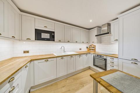 2 bedroom flat for sale, Lombard Road, Battersea