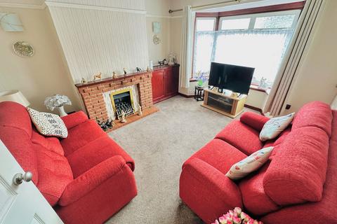 84 Ward Grove, Lanesfield, Wolverhampton, WV4 6PQ