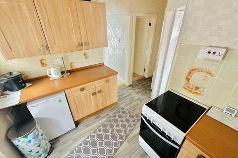 84 Ward Grove, Lanesfield, Wolverhampton, WV4 6PQ