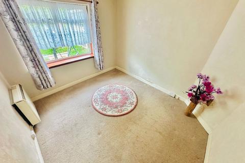 84 Ward Grove, Lanesfield, Wolverhampton, WV4 6PQ