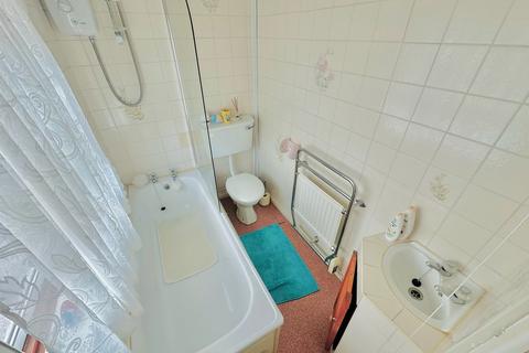 84 Ward Grove, Lanesfield, Wolverhampton, WV4 6PQ