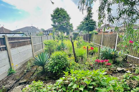 84 Ward Grove, Lanesfield, Wolverhampton, WV4 6PQ