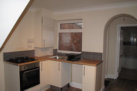 2 bedroom terraced house to rent, Park Lane, Macclesfield SK11