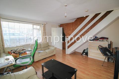 3 bedroom end of terrace house to rent, Erin Close Luton LU4 8ED