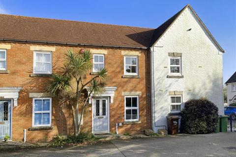 3 bedroom terraced house to rent, Nursery Road, Angmering Littlehampton BN16