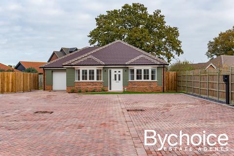 3 bedroom detached bungalow for sale, Great Oak Place, The Street