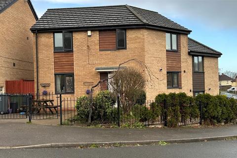 3 bedroom semi-detached house for sale, Roundwood Avenue, Ravenscliffe, Bradford