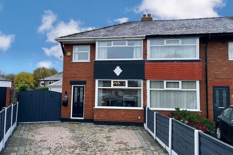 3 bedroom end of terrace house for sale, Wycombe Close, Urmston, Manchester