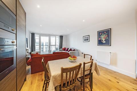 2 bedroom flat for sale, Gullivers Walk, Harbourside Court, SE8