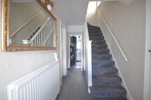 4 bedroom terraced house to rent, Craven Garden, IG6 1PF