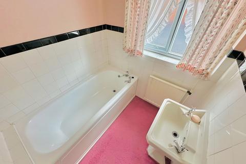 21 Greenfield View, Dudley, DY3 3NG