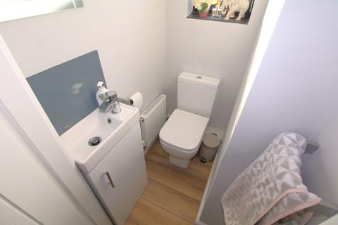 17 Bosworth Close, Woodsetton, Dudley, DY3 1BJ