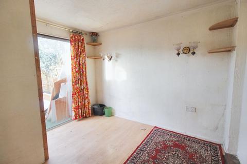 4 bedroom terraced house for sale, 3 Suffolk Road, Barking, Essex, IG11 7QP