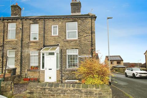 2 bedroom end of terrace house to rent, Cobden Street, Clayton BD14