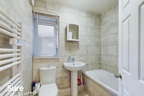 2 bedroom ground floor flat for sale, Fern Drive, Hemel Hempstead, Hertfordshire, HP3