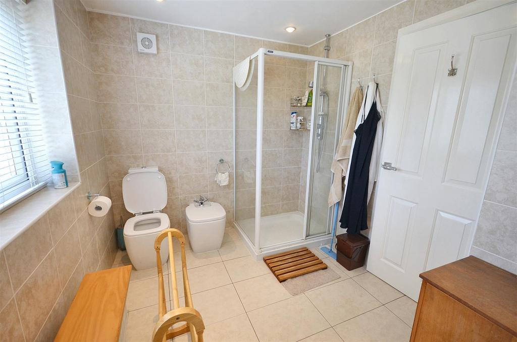 En Suite Bathroom