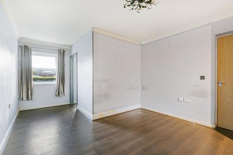 2 bedroom apartment for sale, International Way, Sunbury-on-Thames, Surrey, TW16