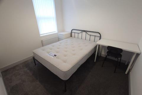 2 bedroom terraced house to rent, Macdonald Street, Liverpool