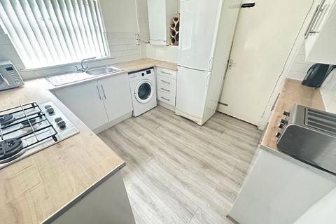 4 bedroom terraced house to rent, Leopold Road, Kensington, Liverpool