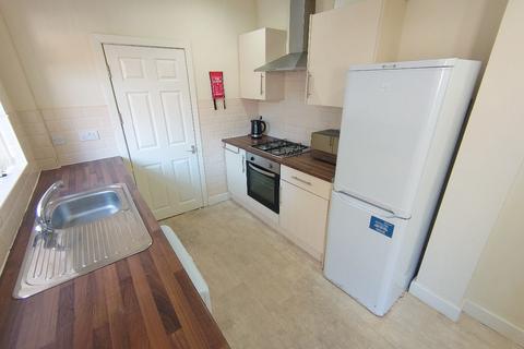 3 bedroom terraced house to rent, Brae St, Kensington