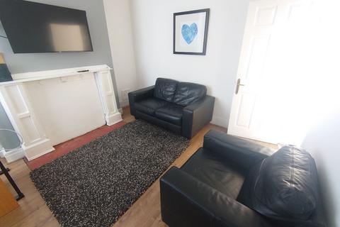 4 bedroom terraced house to rent, Saxony Rd, Kensington Fields