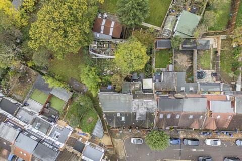 4 bedroom end of terrace house for sale, Churchfield Avenue, London N12