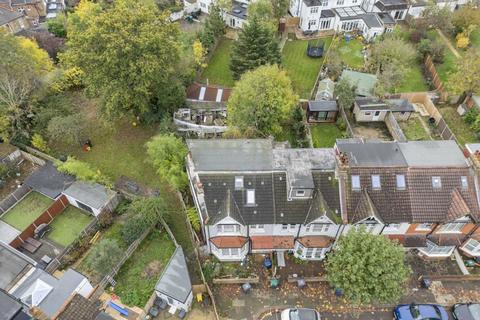 4 bedroom end of terrace house for sale, Churchfield Avenue, London N12