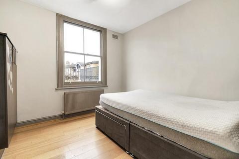 Studio to rent, Fernhead Road, London W9