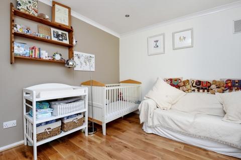 2 bedroom apartment to rent, Barnard Road London SW11