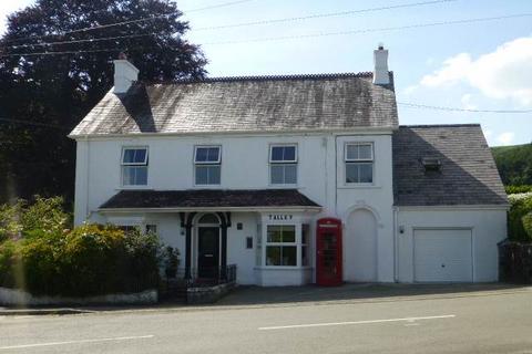 5 bedroom detached house to rent, Talley, Llandeilo, Carmarthenshire