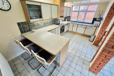 232 Birmingham New Road, Parkfields, Wolverhampton, WV4 6NR