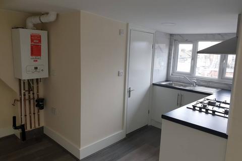 Studio to rent, Green Street, Upton Park, E13