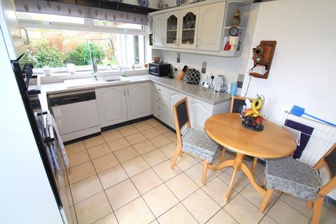 6 Burns Grove, Dudley, DY3 3BW