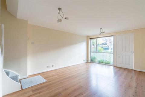 2 bedroom terraced house to rent, Launceston Close, Kingston Park. NE3