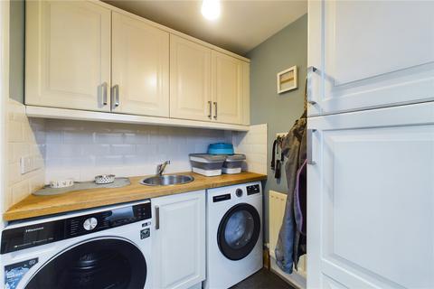 11 The Crescent, Theale, Reading, RG7 5DT