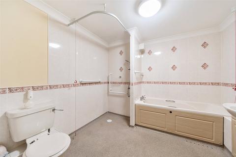 2 bedroom apartment for sale, Massetts Road, Surrey RH6