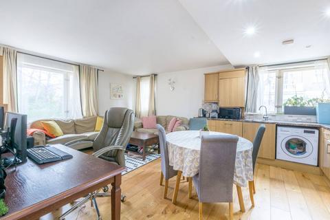 2 bedroom flat to rent, Southwick Street, Hyde Park Estate, London, W2