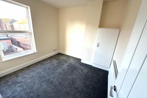 2 bedroom end of terrace house to rent, Barnsley Street, Hull HU8