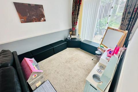 35 Camberley Crescent, Wolverhampton, WV4 6QR