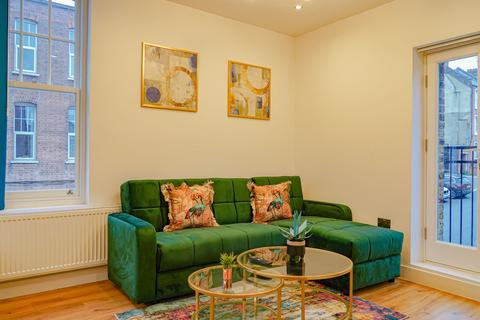 1 bedroom flat to rent, Barnard Mews, London SW11