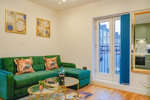 1 bedroom flat to rent, Barnard Mews, London SW11